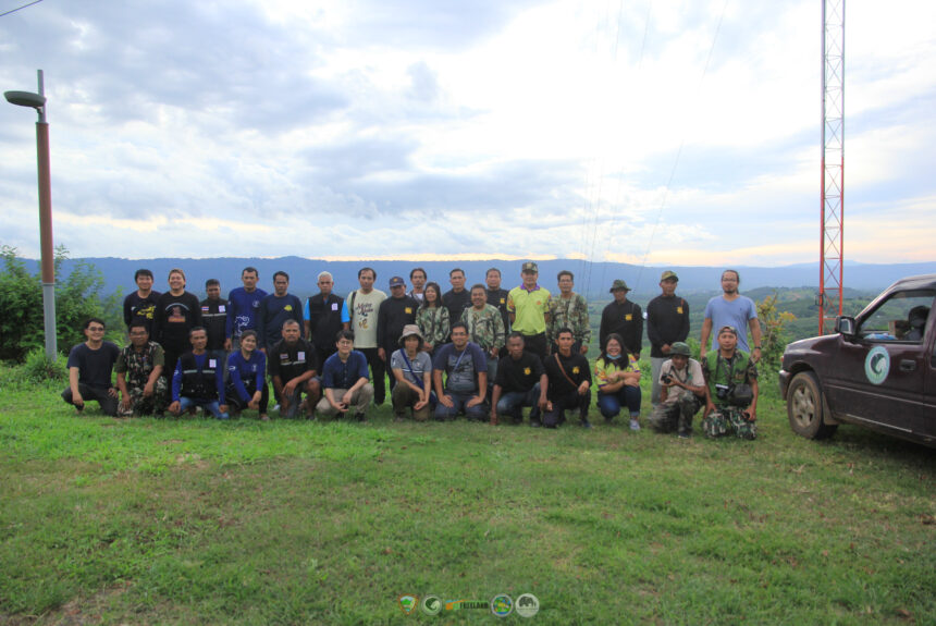 Elephant repellent patrolling unit experience sharing from three human-elephant coexistence community-based research teams Elephant repellent patrolling unit experience sharing from three human-elephant coexistence community-based research teams